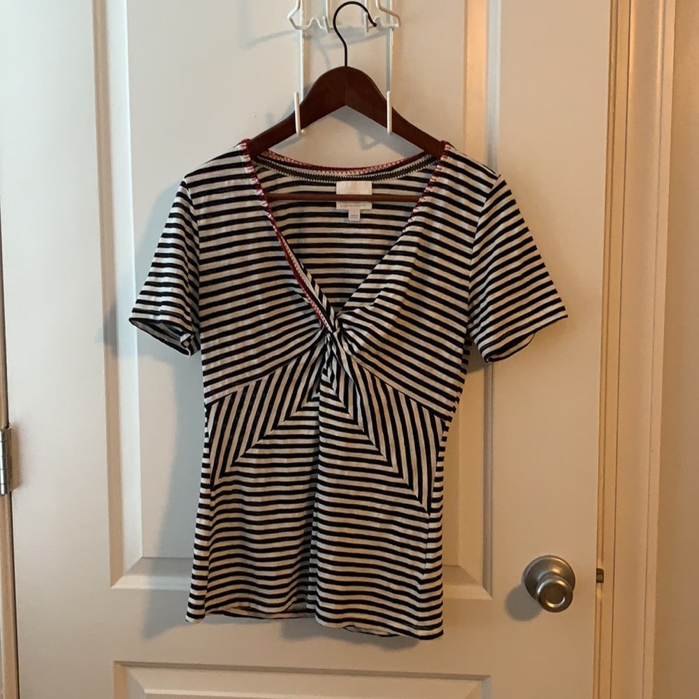 Anthropologie women’s top, worn one time. Size small, runs big.
